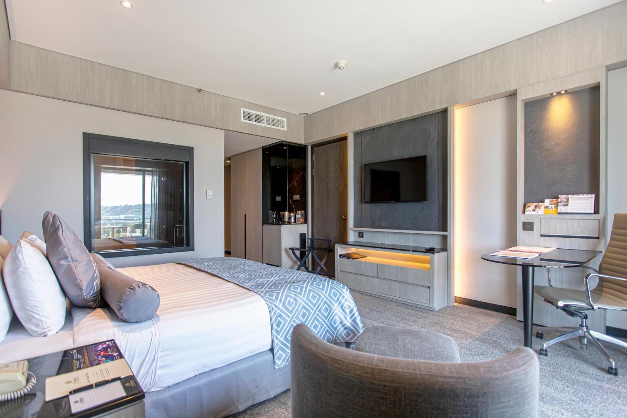 The Pacific Sutera Hotell Kota Kinabalu Exteriör bild Deluxe Room