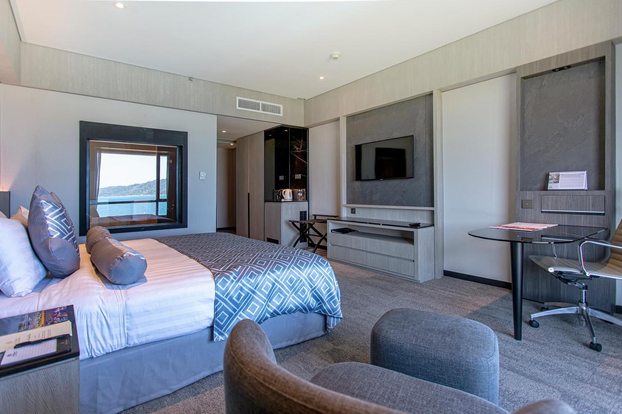 The Pacific Sutera Hotell Kota Kinabalu Exteriör bild A room at the Protea Hotel Fire & Ice