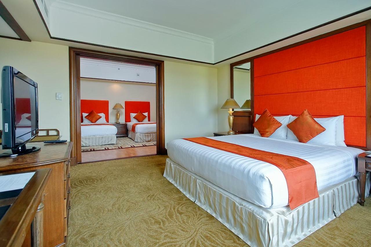 The Pacific Sutera Hotell Kota Kinabalu Exteriör bild Family Suite
