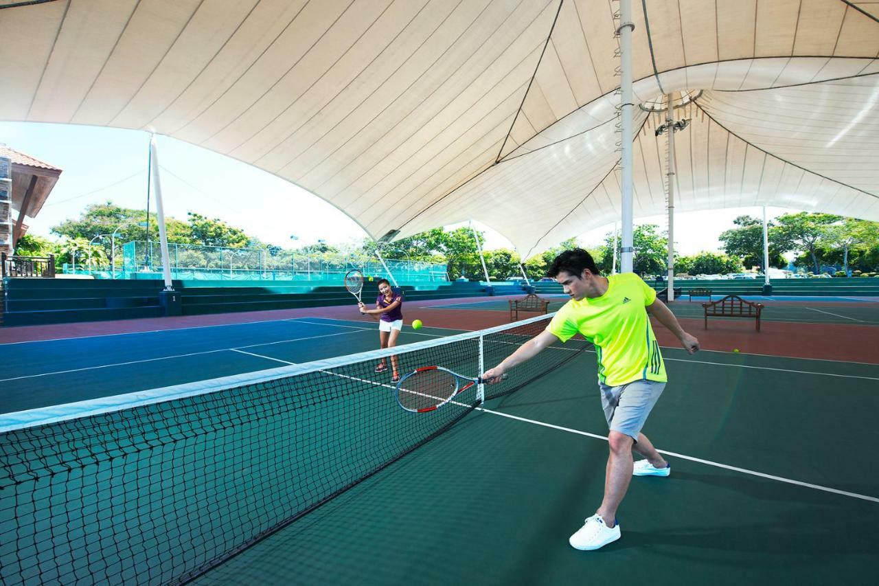 The Pacific Sutera Hotell Kota Kinabalu Exteriör bild Tennis at the IMG Academy
