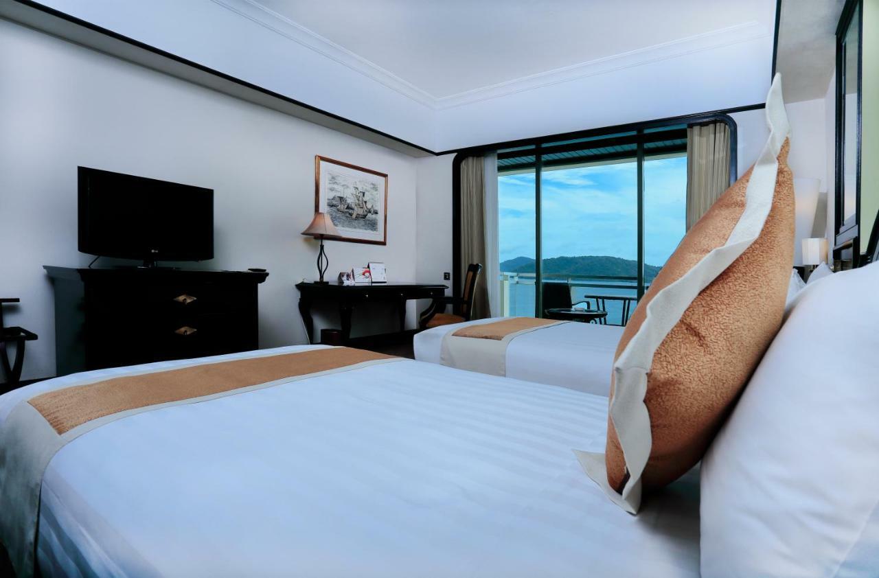 The Pacific Sutera Hotell Kota Kinabalu Exteriör bild Deluxe Room