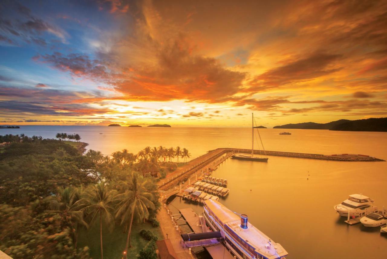 The Pacific Sutera Hotell Kota Kinabalu Exteriör bild Sunset at the Royal Phuket Yacht Club