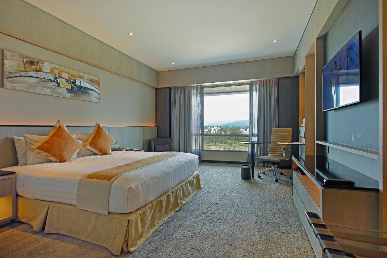The Pacific Sutera Hotell Kota Kinabalu Exteriör bild